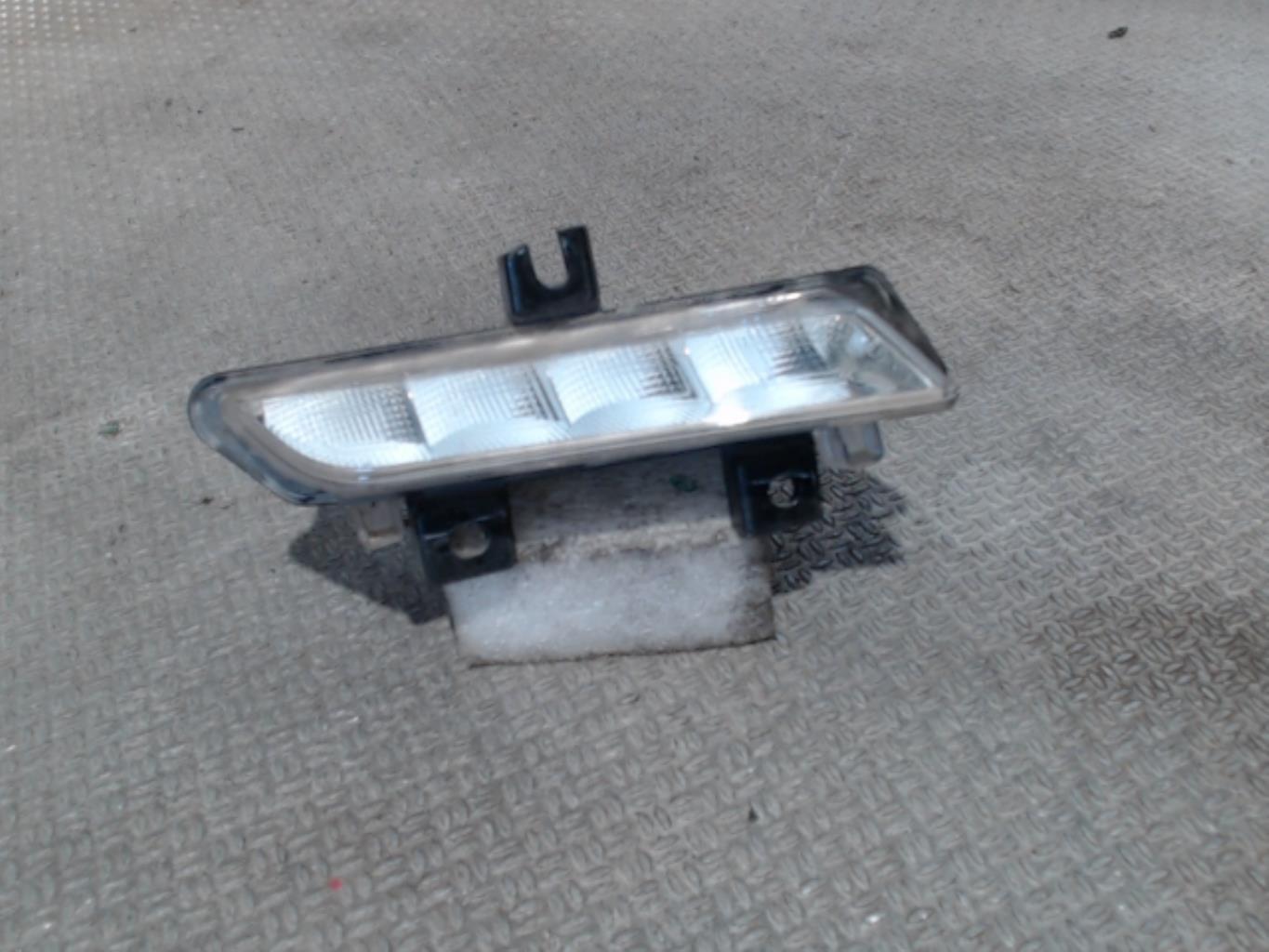 Feu diurne avant droit RENAULT CLIO 4 PHASE 1 Diesel - 1