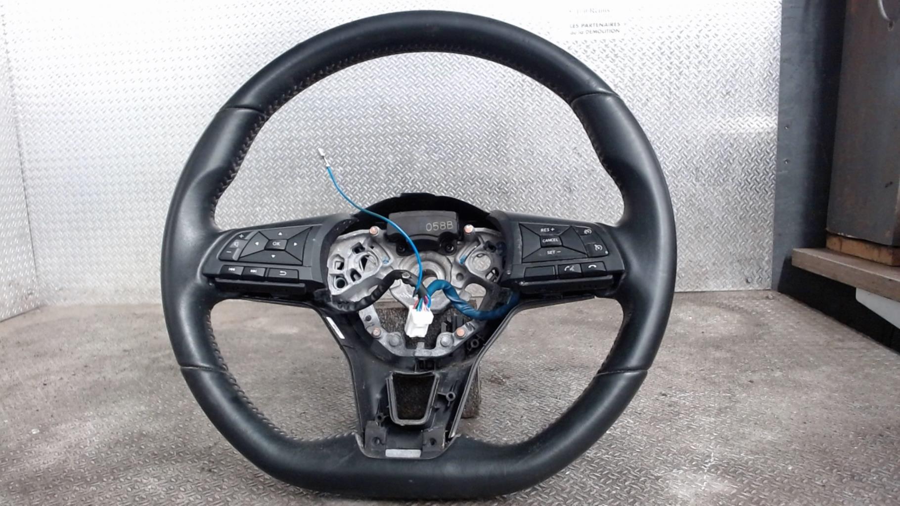 Volant NISSAN QASHQAI 2 PHASE 2 Diesel - 1