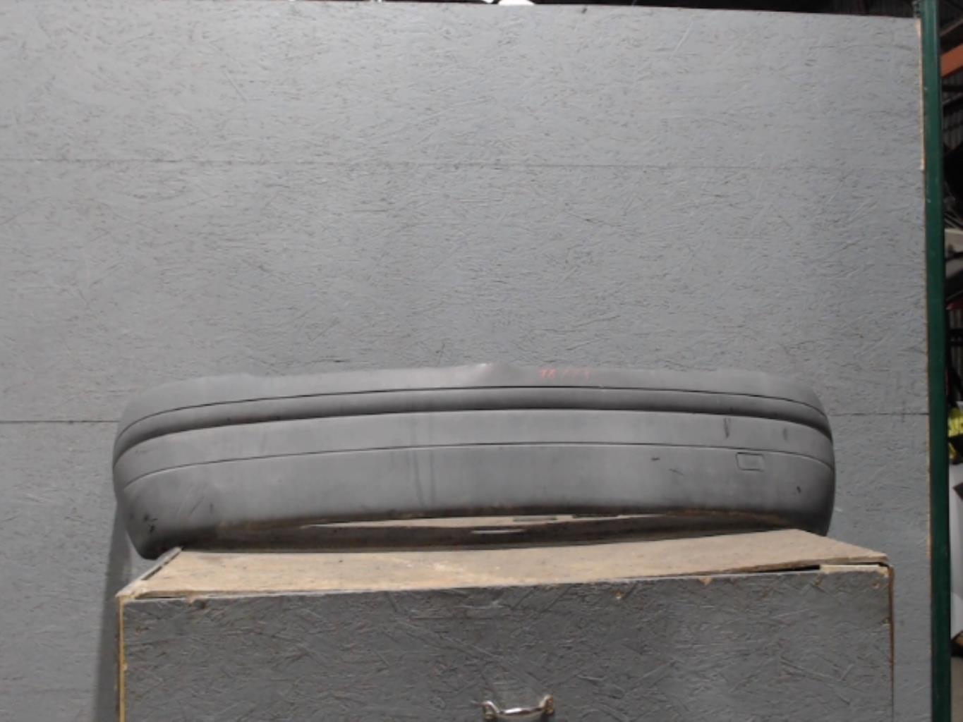 Pare choc arriere RENAULT CLIO 2 PHASE 1 Diesel - 1