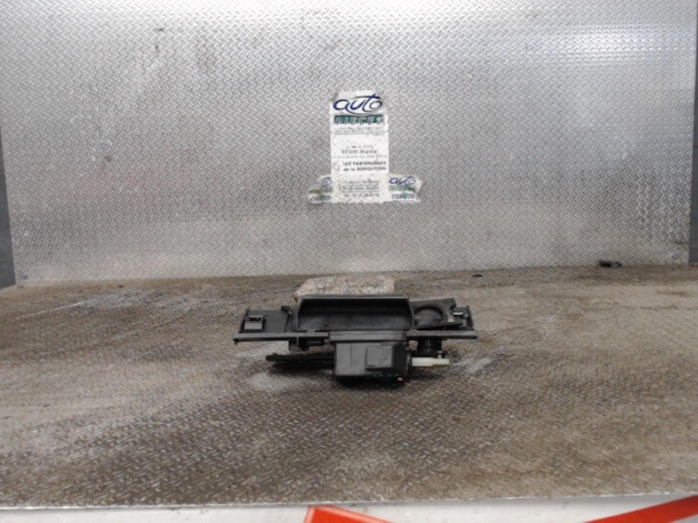 Bouton de coffre PEUGEOT 206 PHASE 1 Diesel - 1