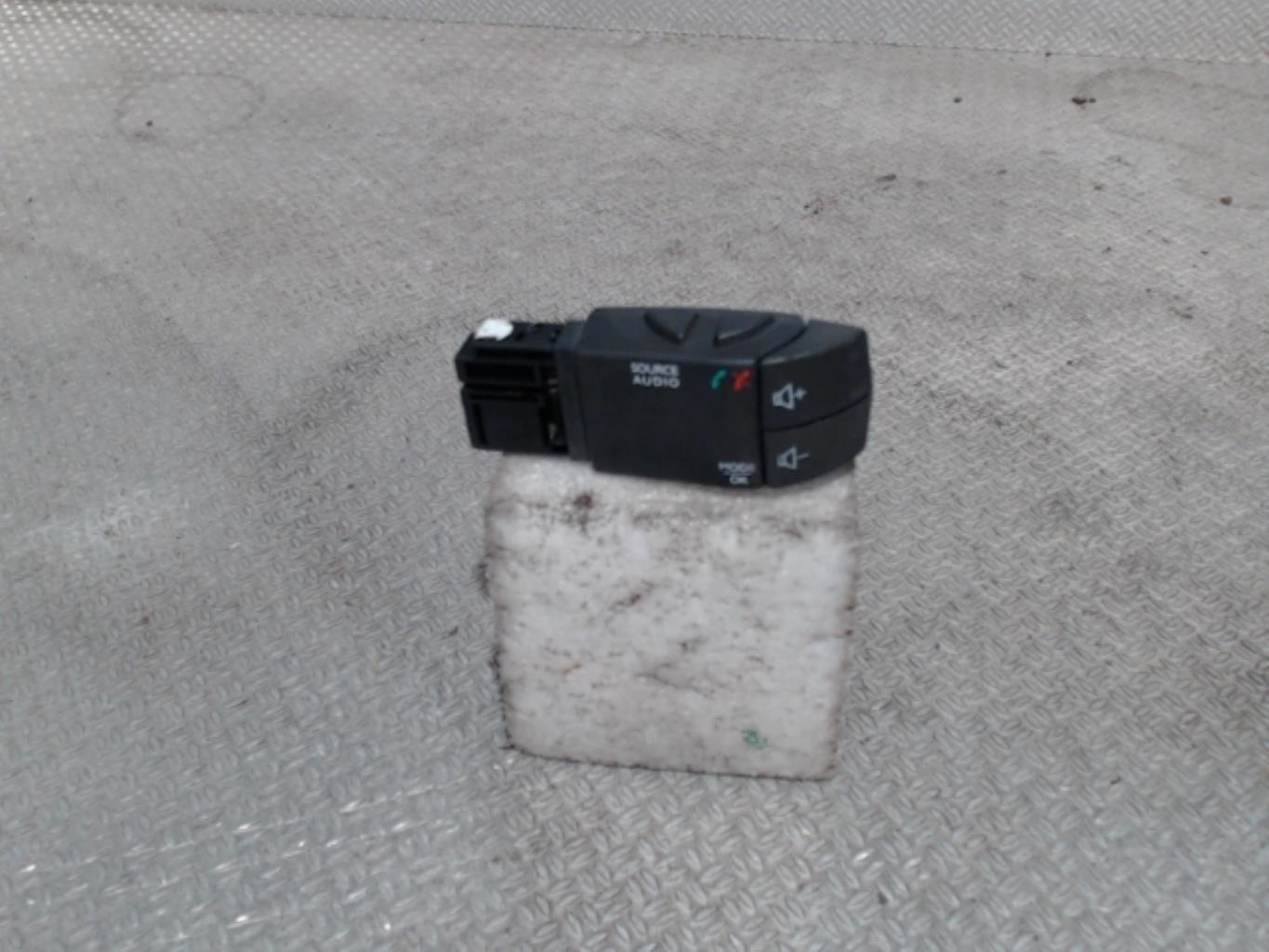 Commande autoradio DACIA SANDERO 2 PHASE 1 Diesel - 1
