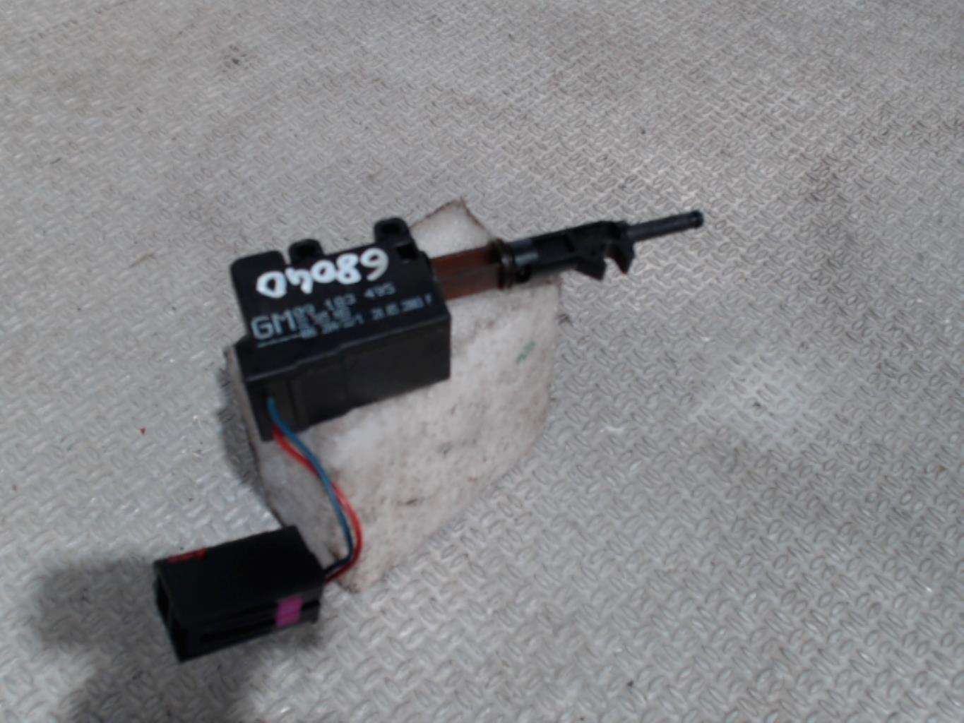 Actionneur serrure coffre OPEL MERIVA A PHASE 1 Essence - 1