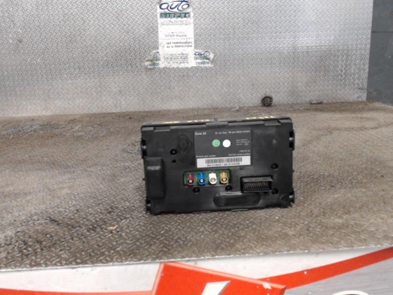 Ecran GPS RENAULT CLIO 3 PHASE 2 BREAK Diesel - 1