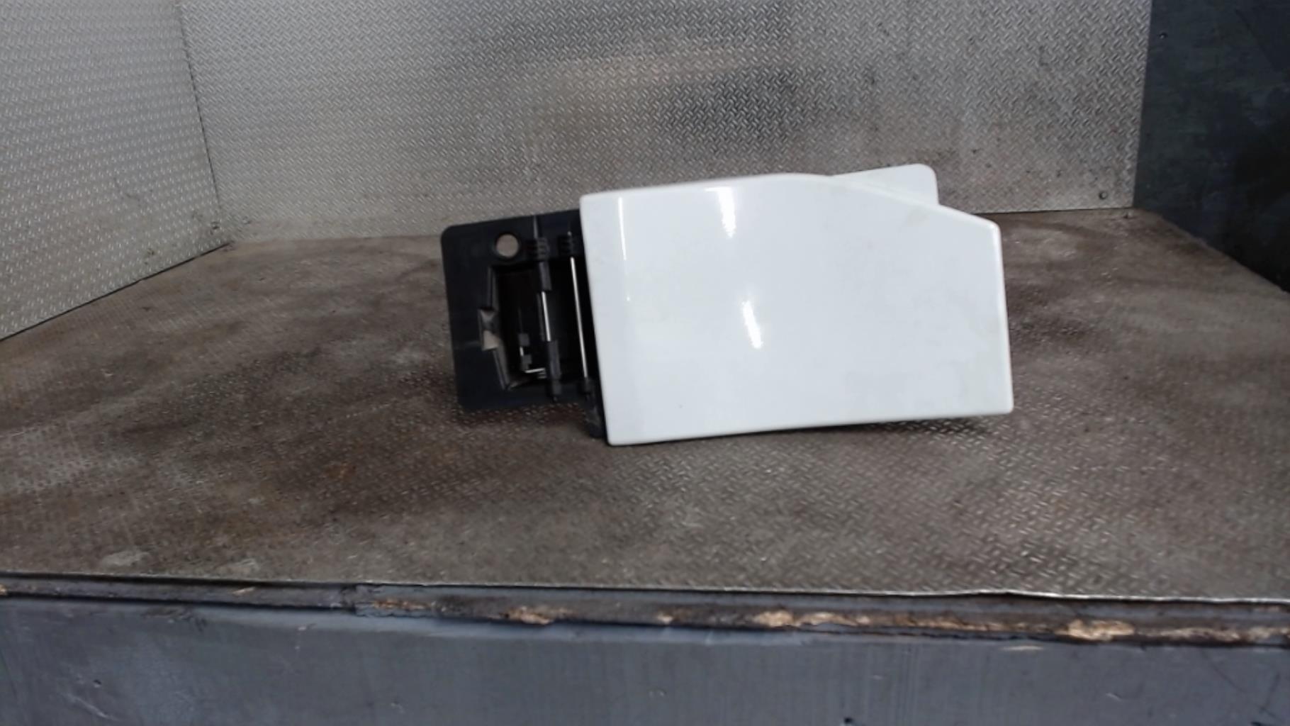 Trappe d'essence RENAULT TRAFIC 3 COURT PHASE 2 Diesel - 1
