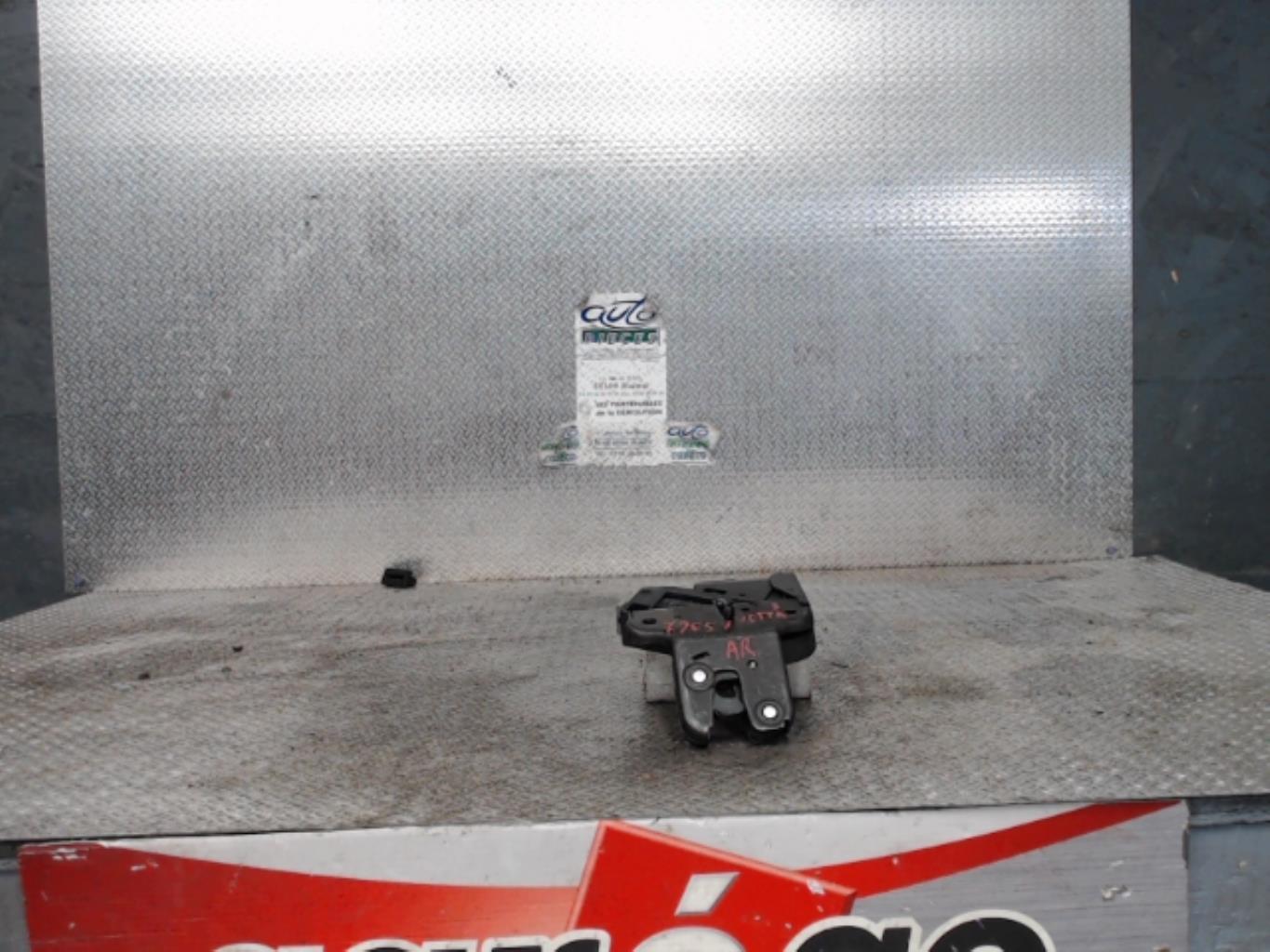 Fermeture centralisee coffre VOLKSWAGEN JETTA 3 Diesel - 1