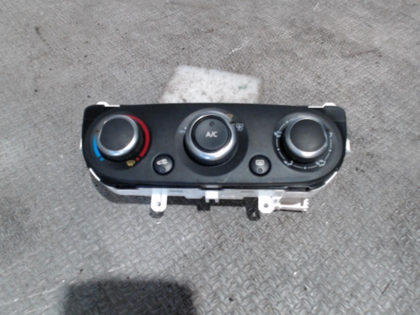 Commande chauffage RENAULT CLIO 4 PHASE 2 Diesel - 1