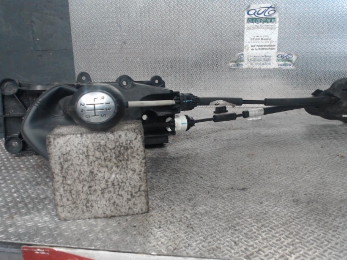 Levier de vitesses RENAULT MEGANE 3 PHASE 1 BREAK Diesel - 1