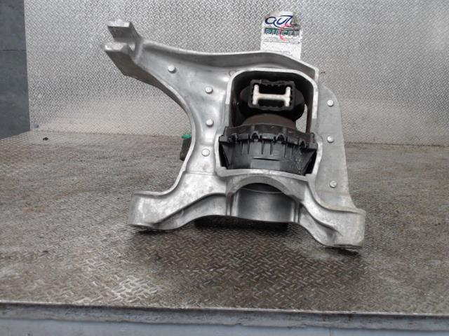 Support moteur droit PEUGEOT 308 2 PHASE 1 Essence - 1