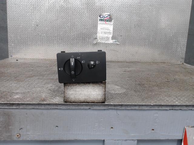 Commande de phare FORD FIESTA 5 PHASE 2 Diesel - 1