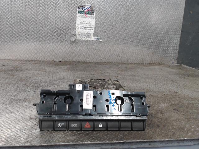 Bouton de warning RENAULT CAPTUR 2 Essence/GPL - 1