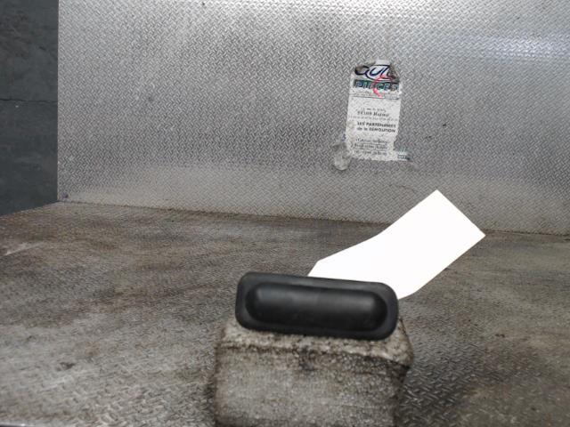 Bouton de coffre CITROEN C3 2 PHASE 1 Diesel - 1