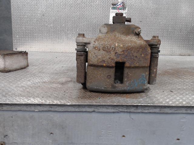 Etrier avant gauche (freinage) CHRYSLER PT CRUISER PHASE 1 BREAK Diesel - 1