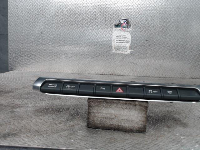 Bouton de warning AUDI A3 3 SPORTBACK PHASE 2 Diesel - 1