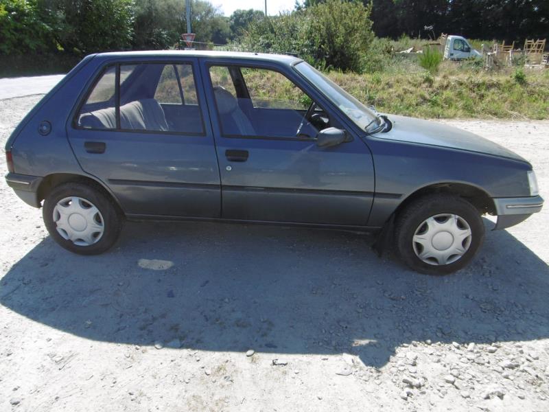 Image Feu arriere principal gauche (feux) - PEUGEOT 205