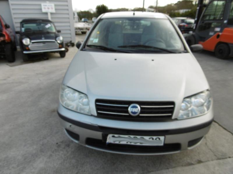Image Feu arriere principal gauche (feux) - FIAT PUNTO 2