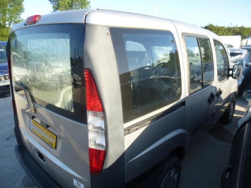 Image Pare choc avant - FIAT DOBLO 1