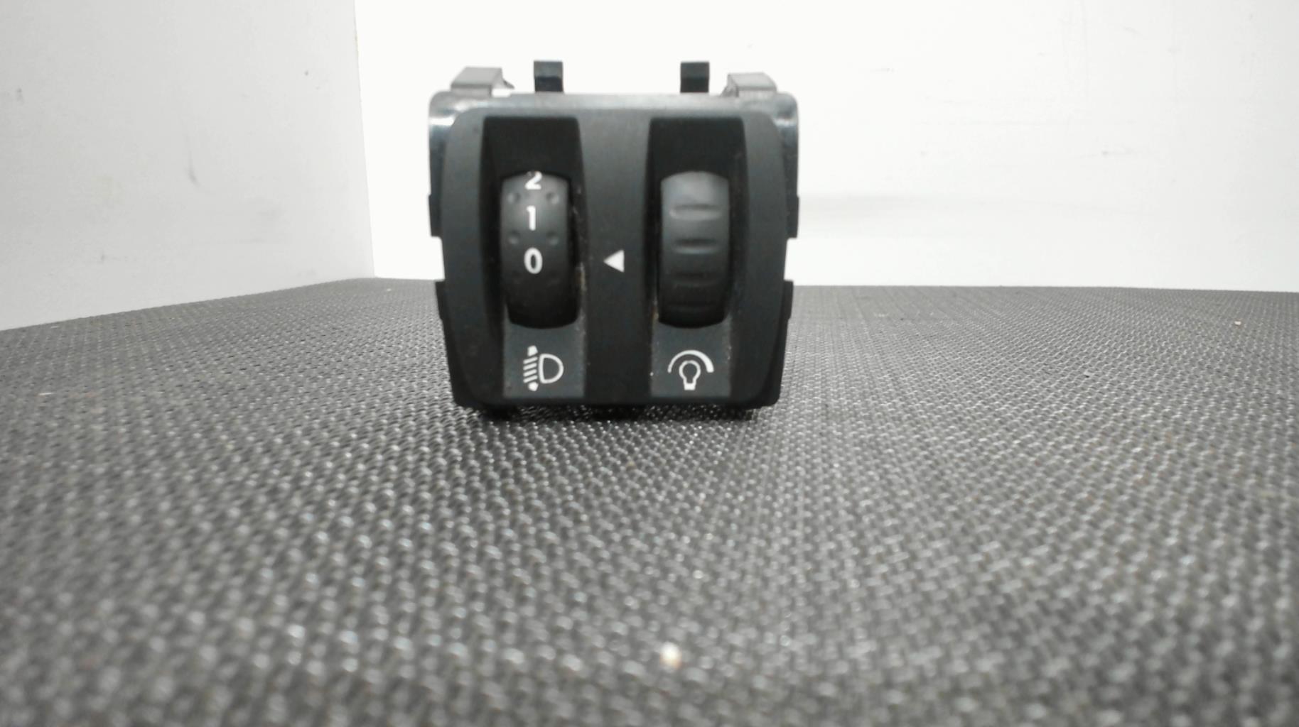 Commande de reglage hauteur de phare RENAULT CLIO 4 PHASE 1 Diesel - 1