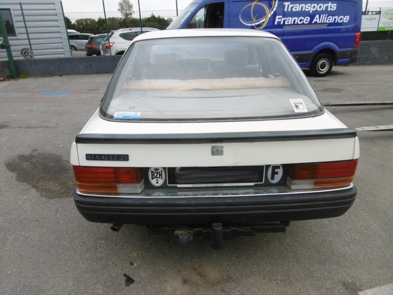 Pare choc arriere RENAULT R25 Essence - 1