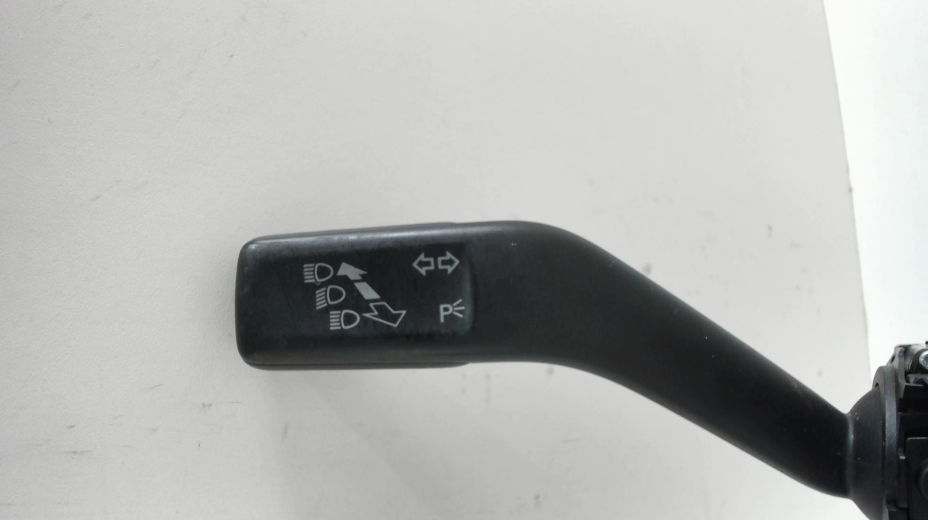 Image Com (Bloc Contacteur Tournant+Commodo Essuie Glace+Commodo Phare) - VOLKSWAGEN PASSAT 5