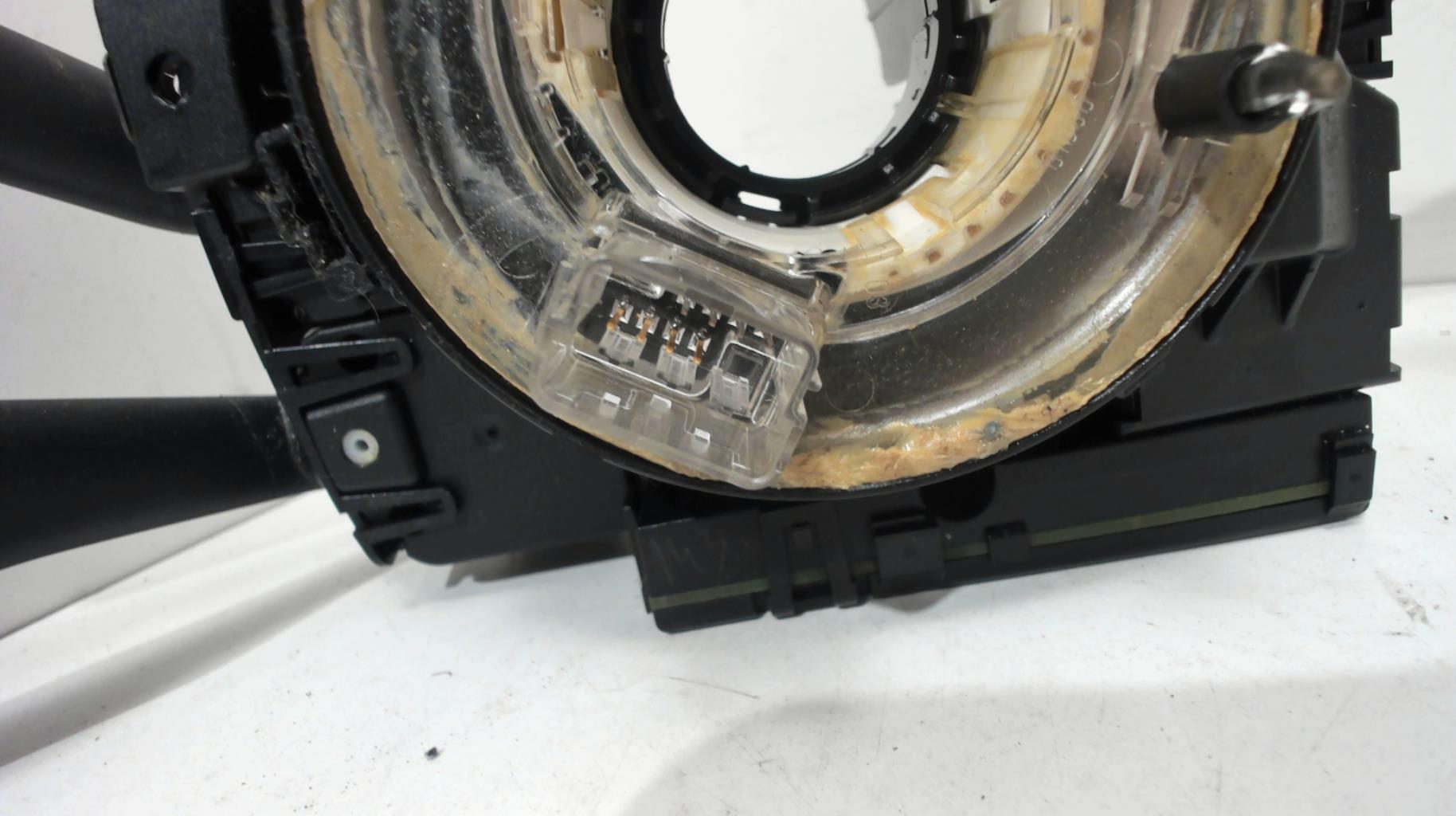 Image Com (Bloc Contacteur Tournant+Commodo Essuie Glace+Commodo Phare) - VOLKSWAGEN PASSAT 5