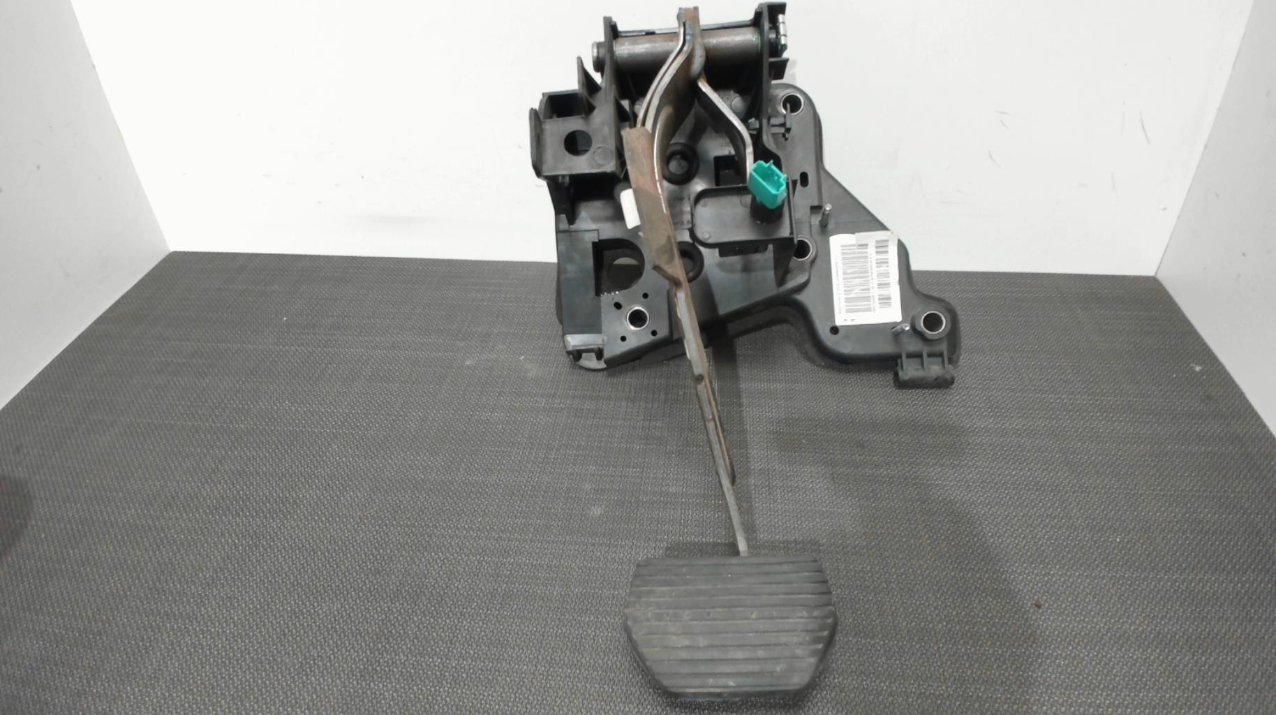 Pedale de frein PEUGEOT 407 COUPE Diesel - 1