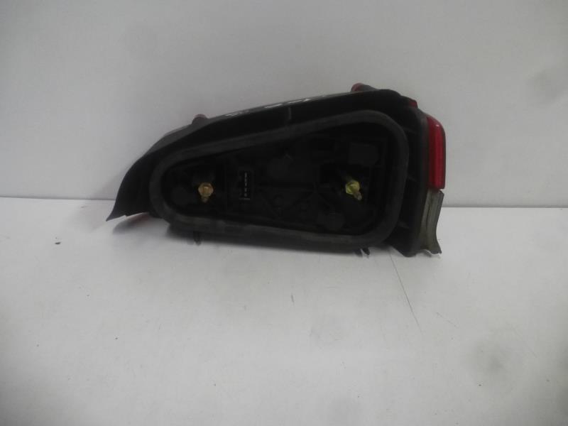 Image Feu arriere principal gauche (feux) - PEUGEOT 106