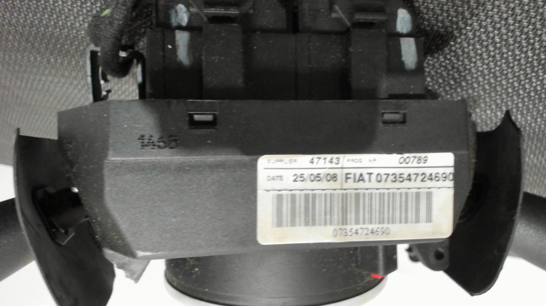Image Com (Bloc Contacteur Tournant+Commodo Essuie Glace+Commodo Phare) - FIAT 500 2