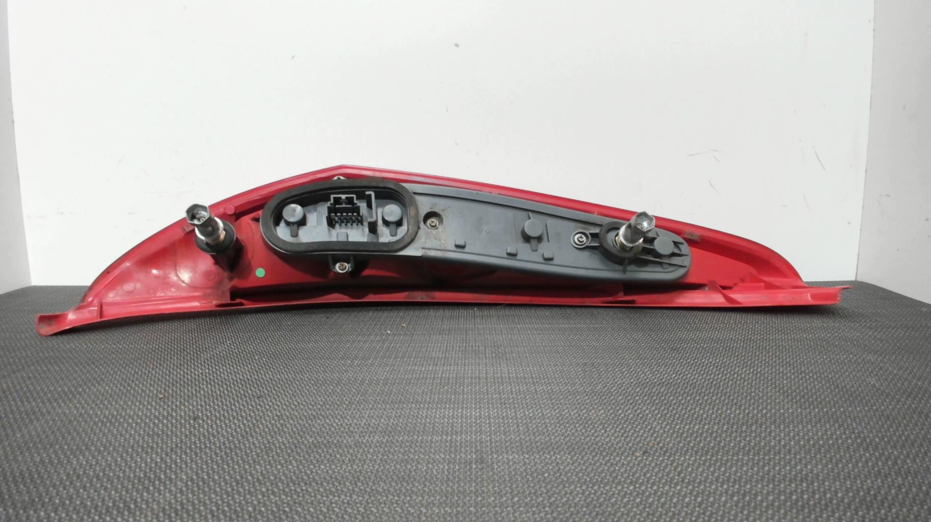 Image Feu arriere principal droit (feux) - FIAT PUNTO 2