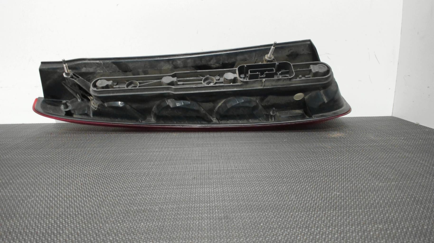 Image Feu arriere principal droit (feux) - FORD C-MAX 1