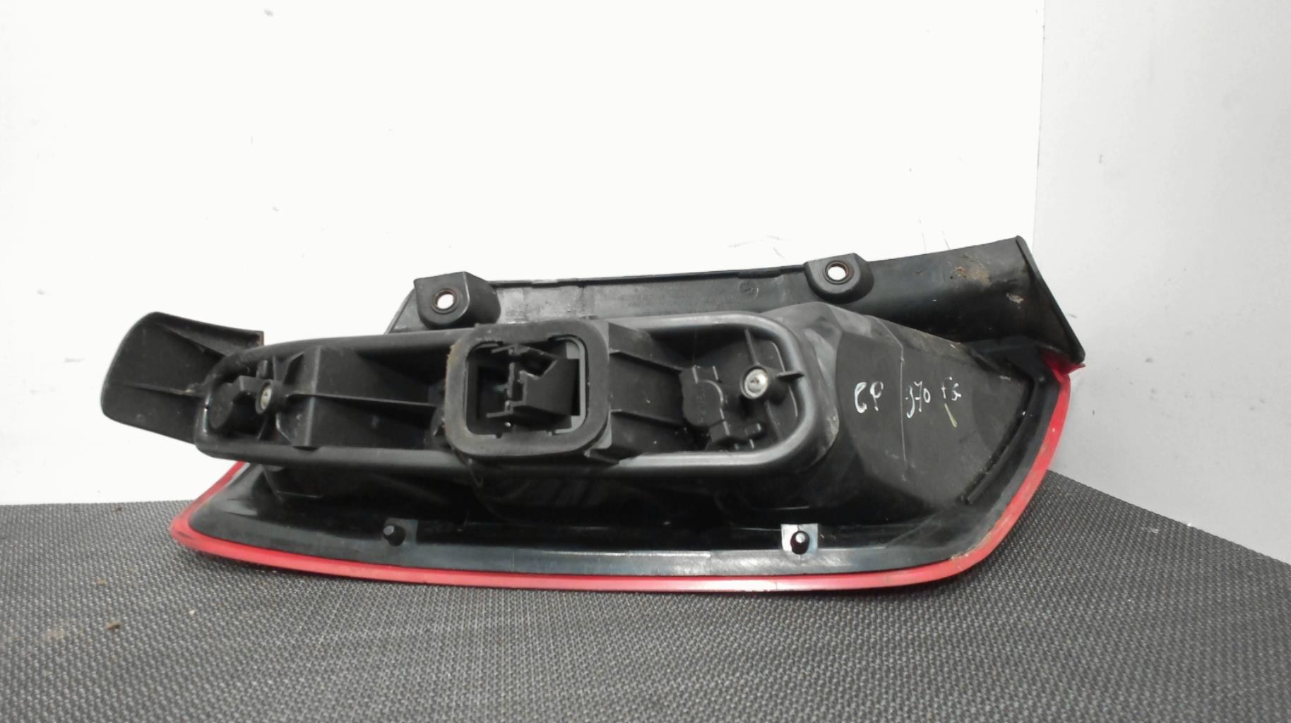 Image Feu arriere principal droit (feux) - FIAT GRANDE PUNTO