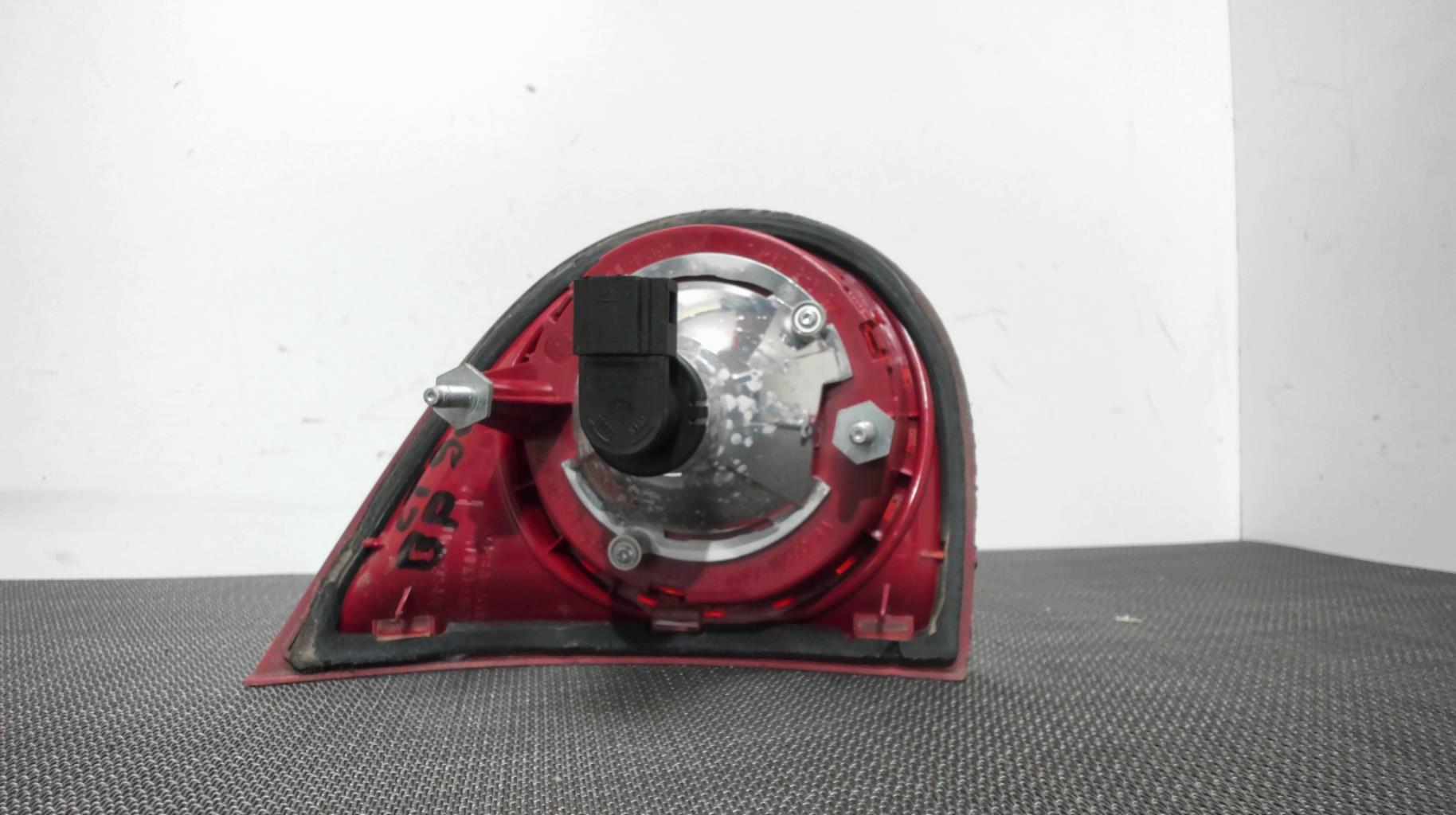 Image Feu arriere secondaire droit (feux) - VOLKSWAGEN GOLF 5