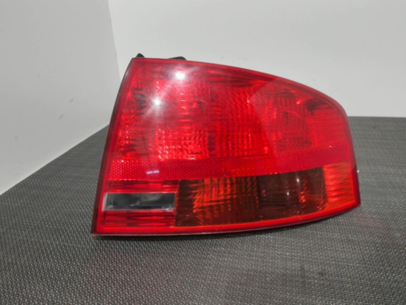 Feu arriere principal droit (feux) AUDI A4 2 PHASE 1 Diesel - 1