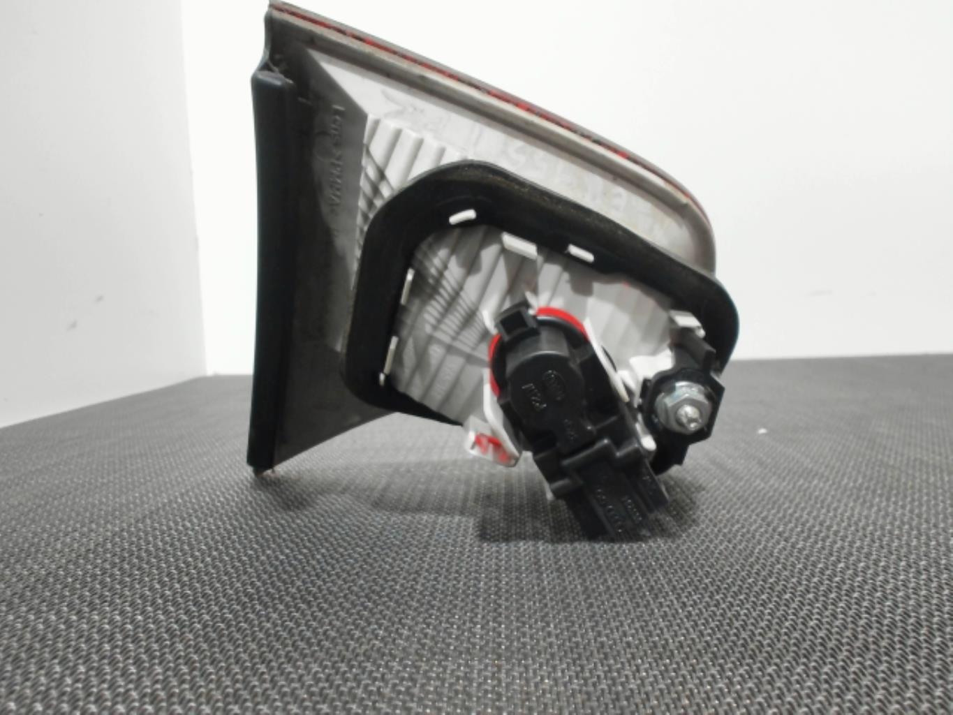 Feu arriere secondaire droit (feux) AUDI A4 2 PHASE 1 Diesel - 1
