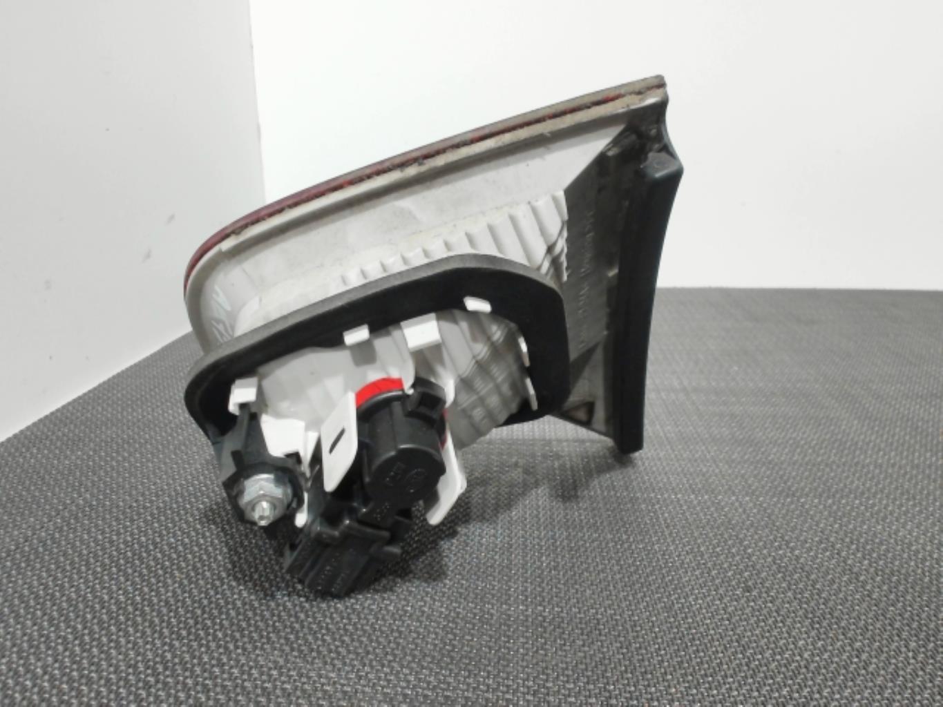 Feu arriere secondaire gauche (feux) AUDI A4 2 PHASE 1 Diesel - 1