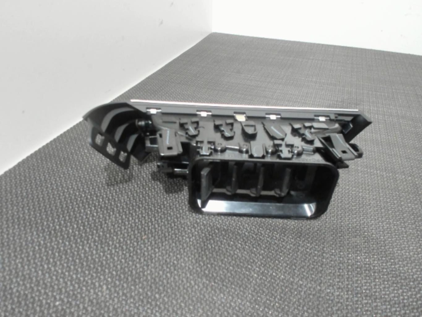 Aérateurs tableau de bord gauche et droit Renault Clio 3 Phase 1 - Équipement auto