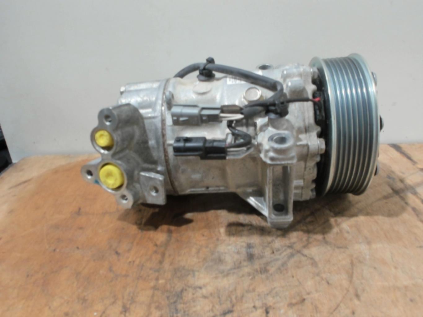 Compresseur clim RENAULT CLIO 5 Essence - 1
