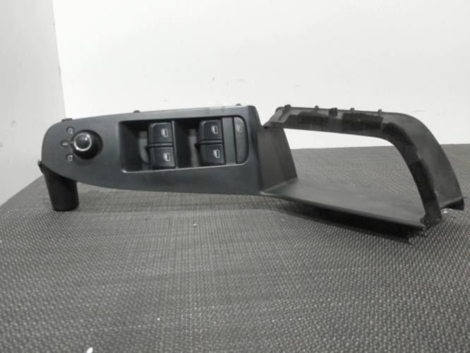 Image Interrupteur de leve vitre avant gauche - AUDI A4 3