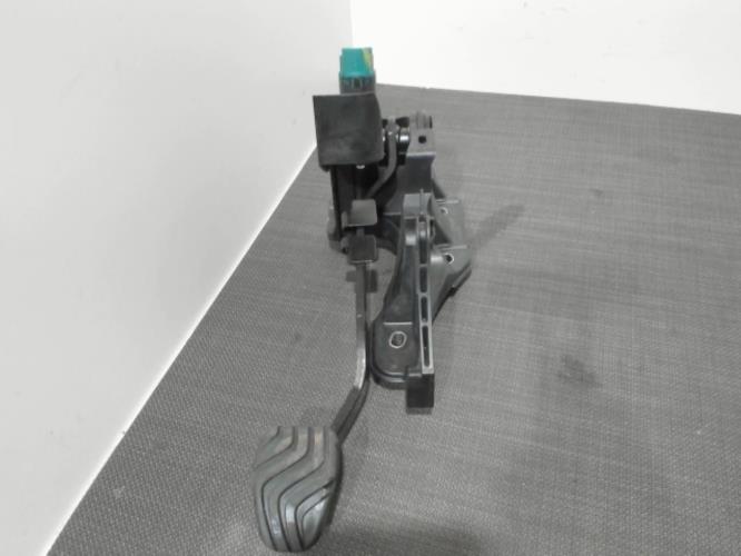 Image Pedale de frein - RENAULT CLIO 5
