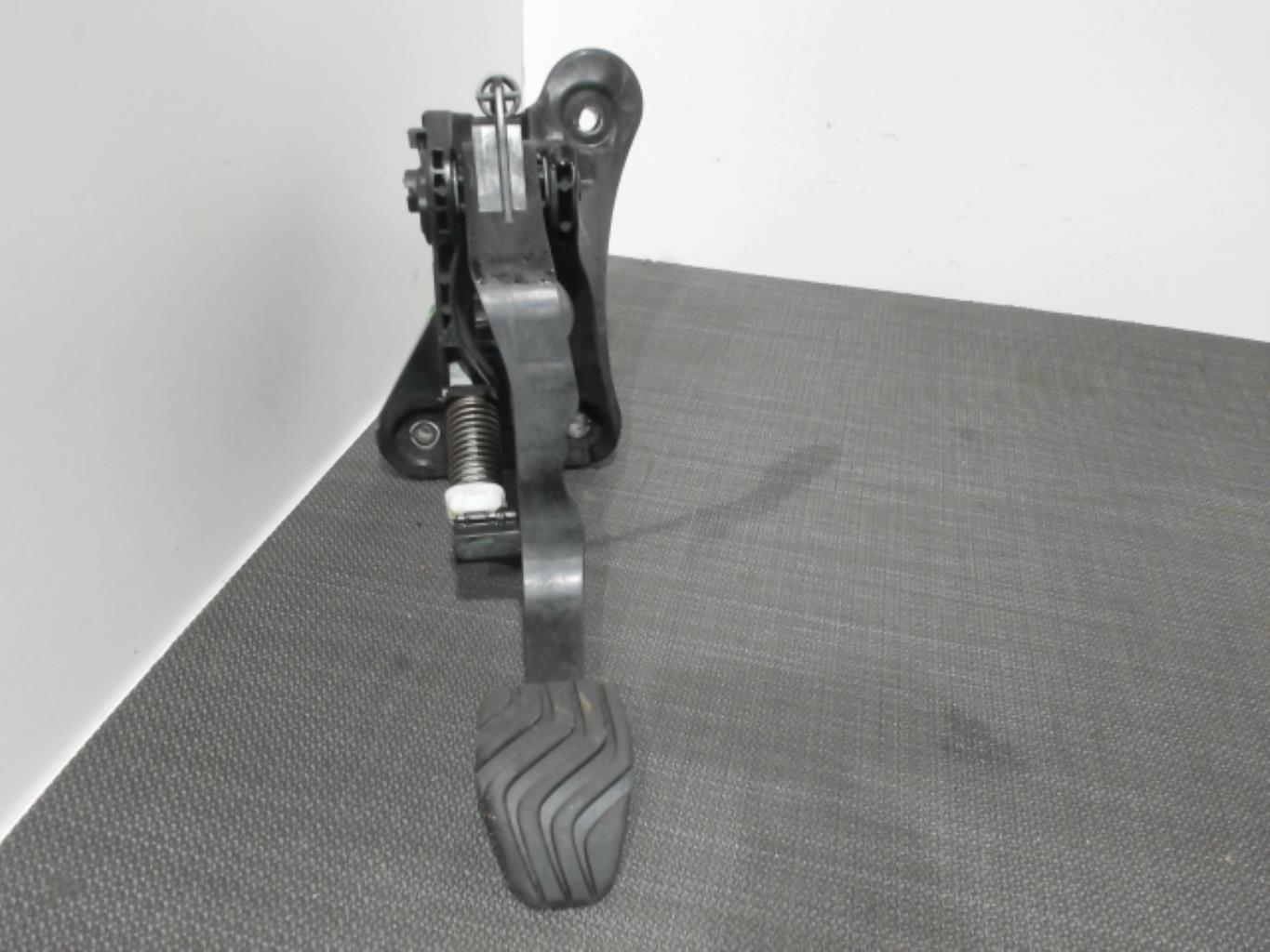 Pedale d'embrayage RENAULT CLIO 5 Essence - 1