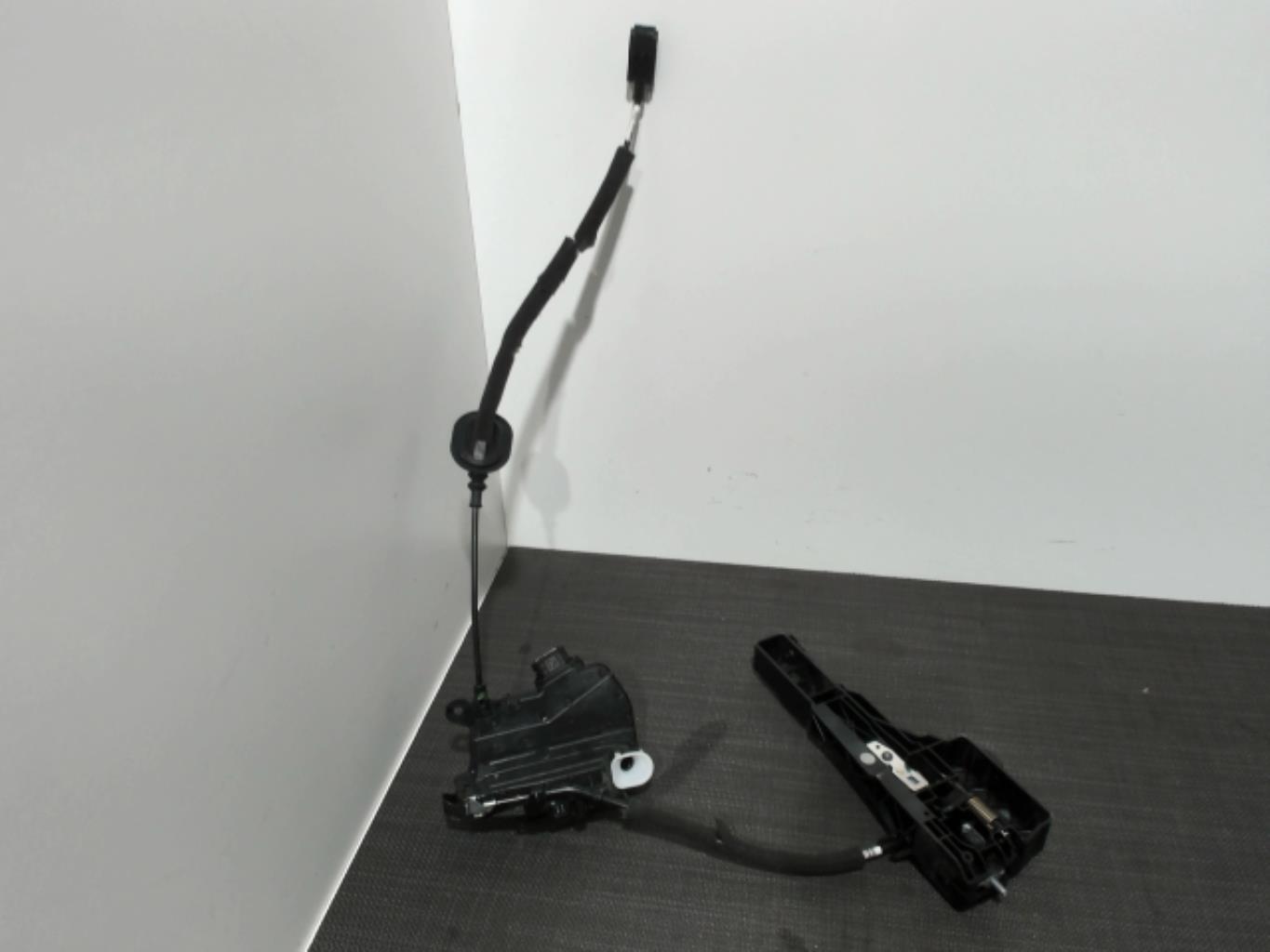 Serrure avant gauche RENAULT CLIO 5 Essence - 1