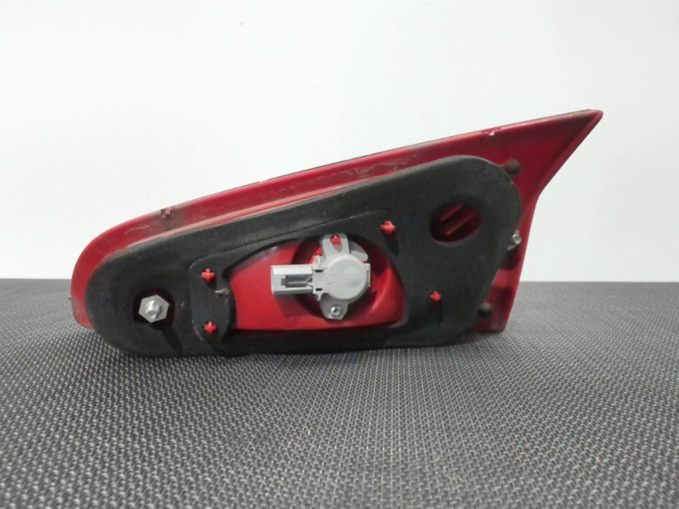 Image Feu arriere secondaire gauche (feux) - ALFA ROMEO 147