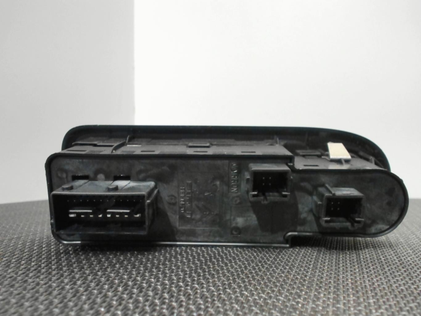 Image Interrupteur de leve vitre avant gauche - CITROEN C5 2
