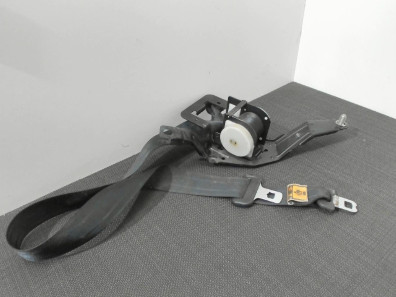 Ceinture arriere centrale MAZDA 5 1 PHASE 1 Diesel - 1