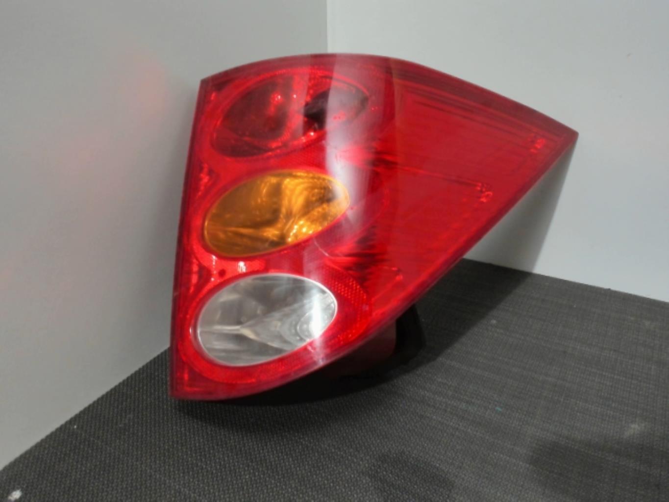 Image Feu arriere principal droit (feux) - PEUGEOT 1007