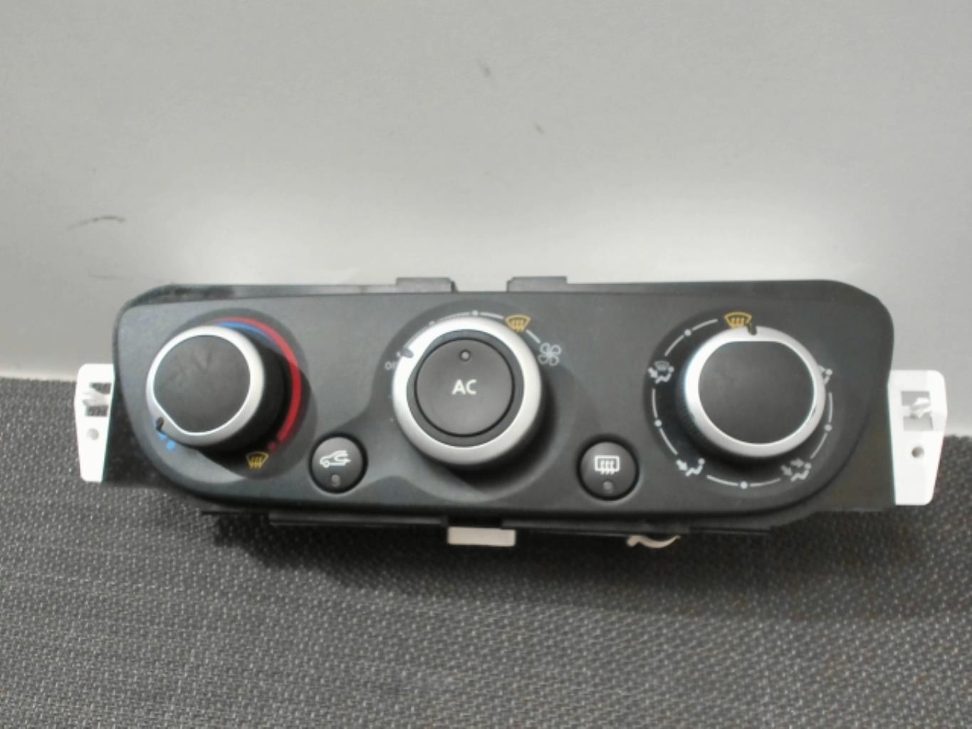 Commande chauffage RENAULT MEGANE 3 PHASE 2 Diesel - 1