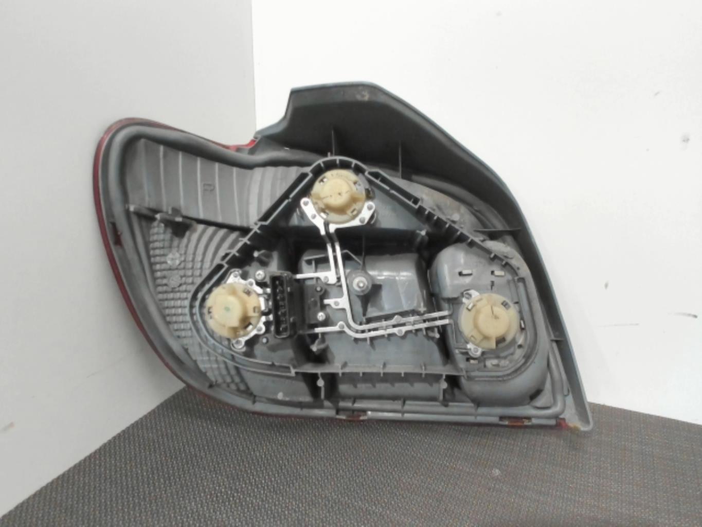 Image Feu arriere principal droit (feux) - TOYOTA YARIS 1