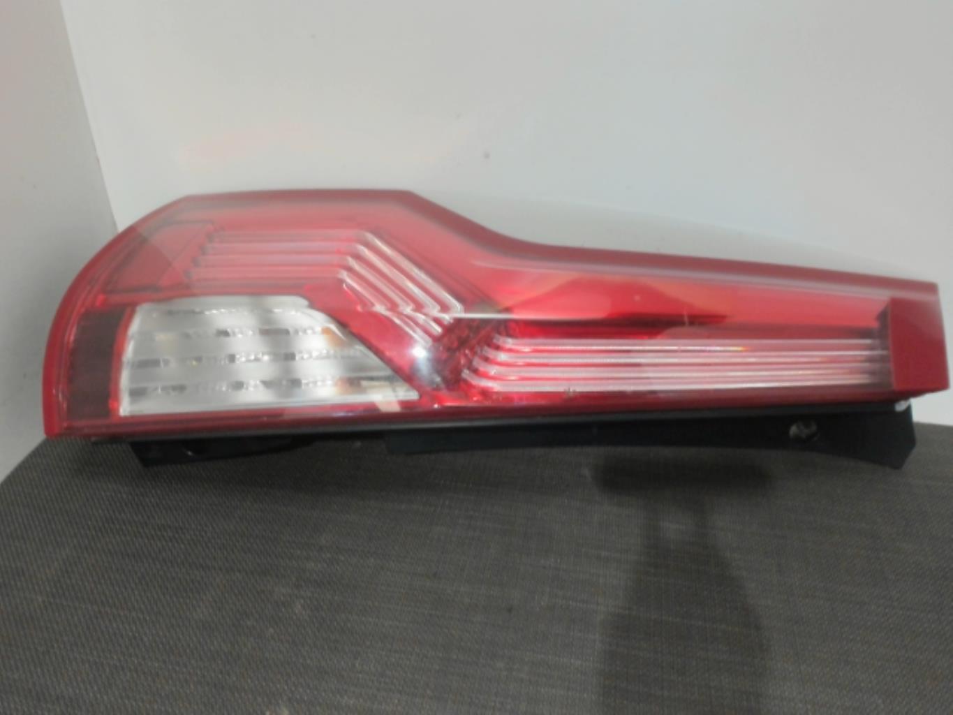 Image Feu arriere principal gauche (feux) - CITROEN C4 PICASSO 1