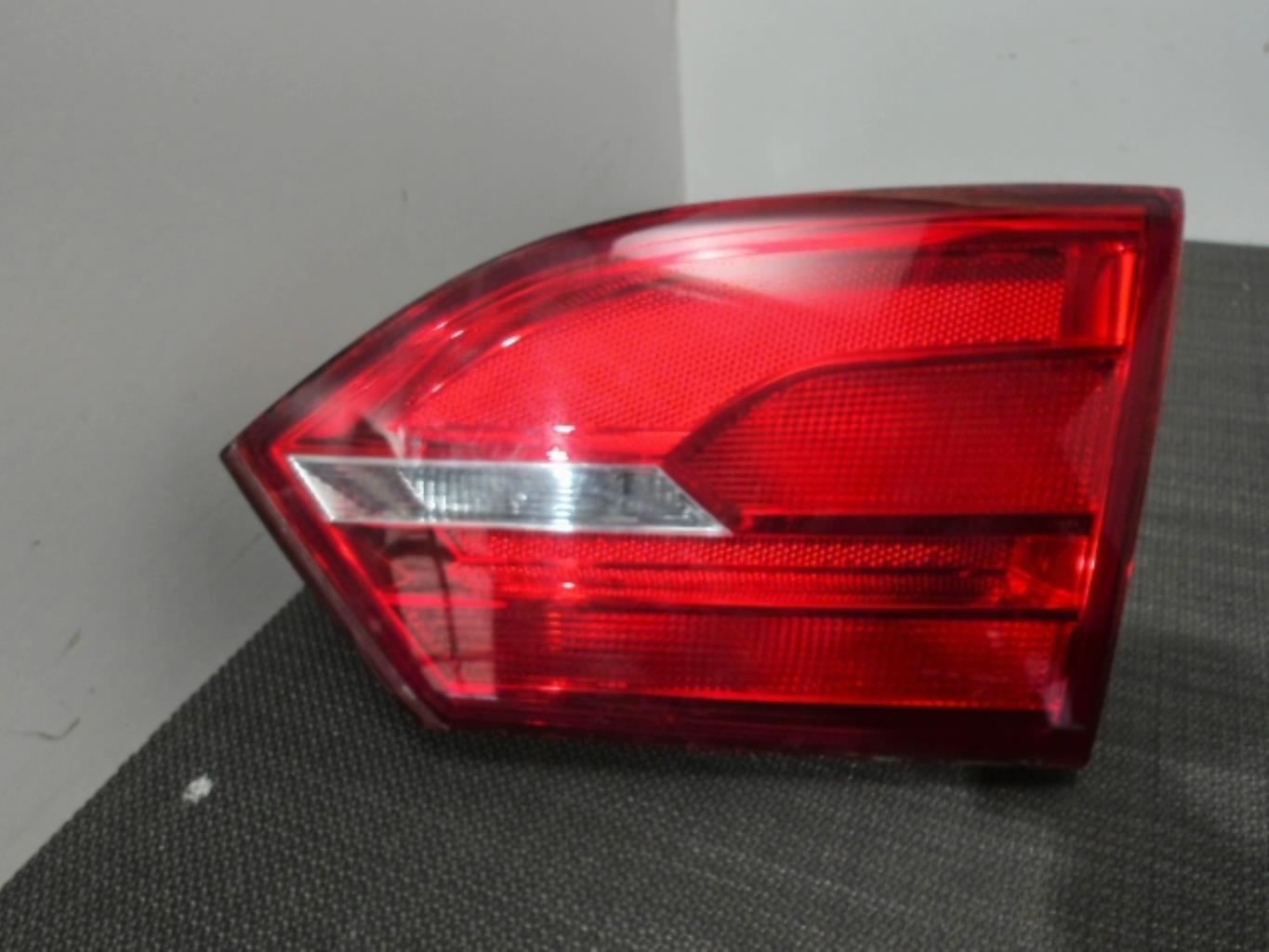 Feu arriere secondaire droit (feux) VOLKSWAGEN JETTA 4 Diesel - 1