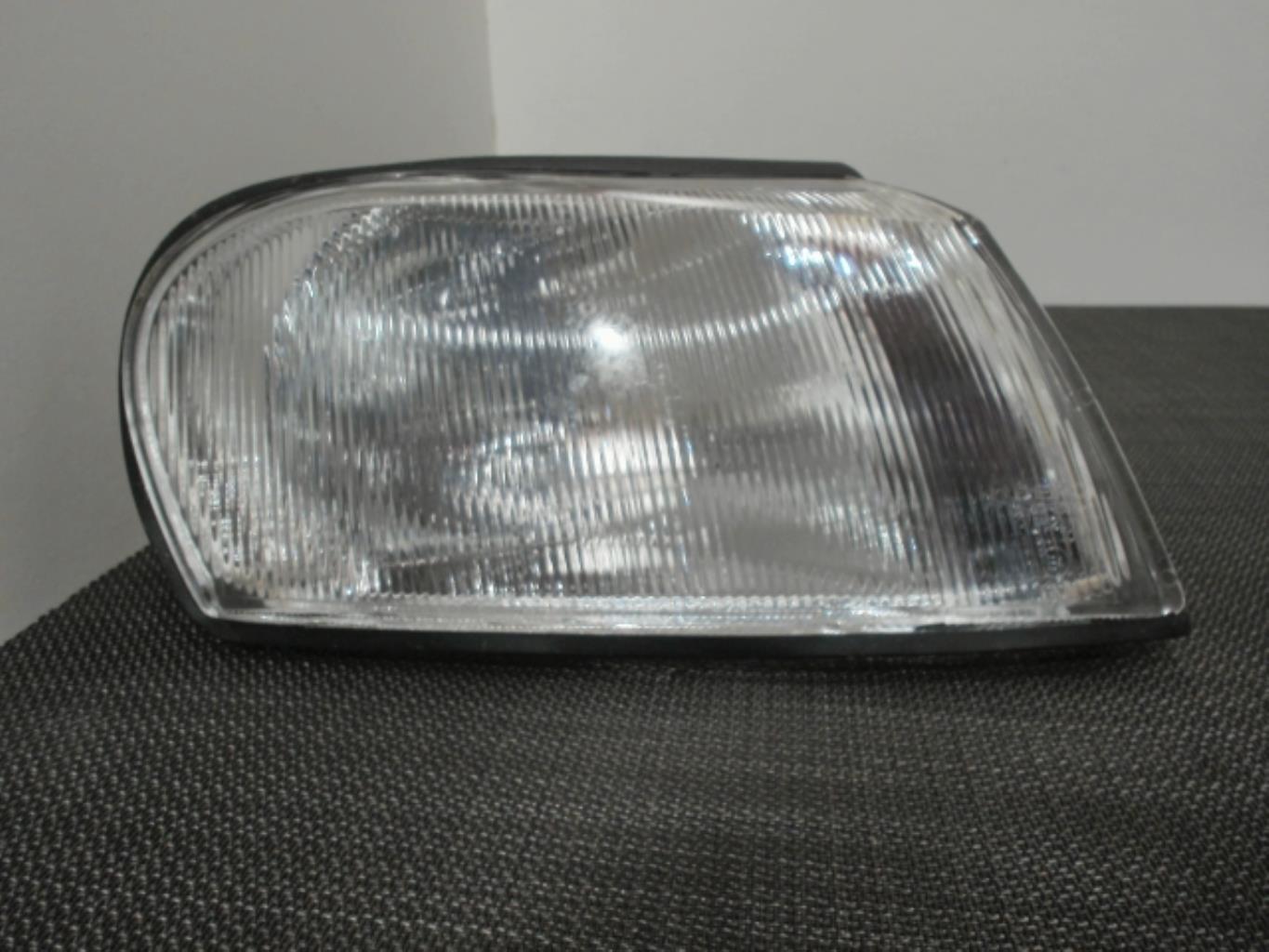 Image Optique avant secondaire droit (feux)(clignotant) - OPEL VECTRA B