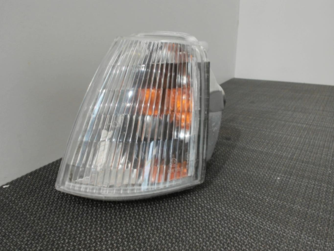 Image Optique avant secondaire gauche (feux)(clignotant) - RENAULT R19